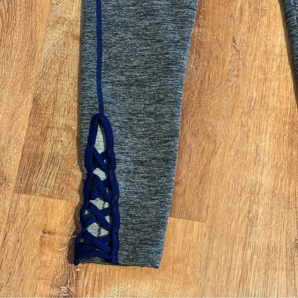 Grey Tights - Picture 5 of 10